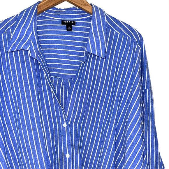 Torrid Blue Stripe Twist Front Button Up Shirt Size 3X - Picture 4 of 13
